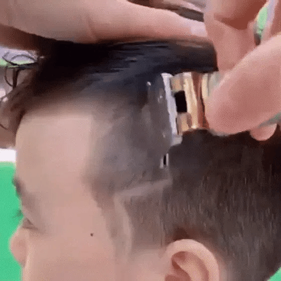 ماكينة حلاقة للرجال متينة تعمل على الشحن - Makfool